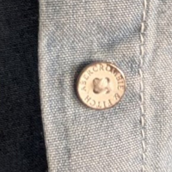 Abercrombie & Fitch | Ombré Bleached Denim Button-Down | Size M - Picture 4 of 6